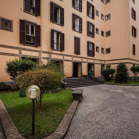 Garibaldi Apartment Rom