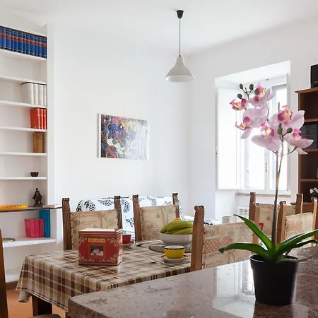 Garibaldi Apartment Rom