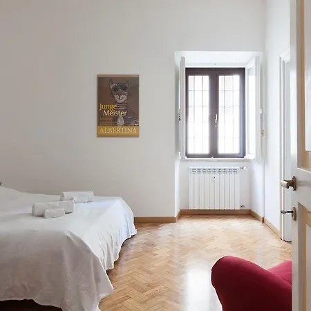 Garibaldi Apartment Rom